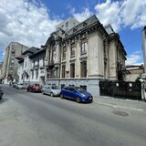 Universitate, Batistei, birou cu personalitate